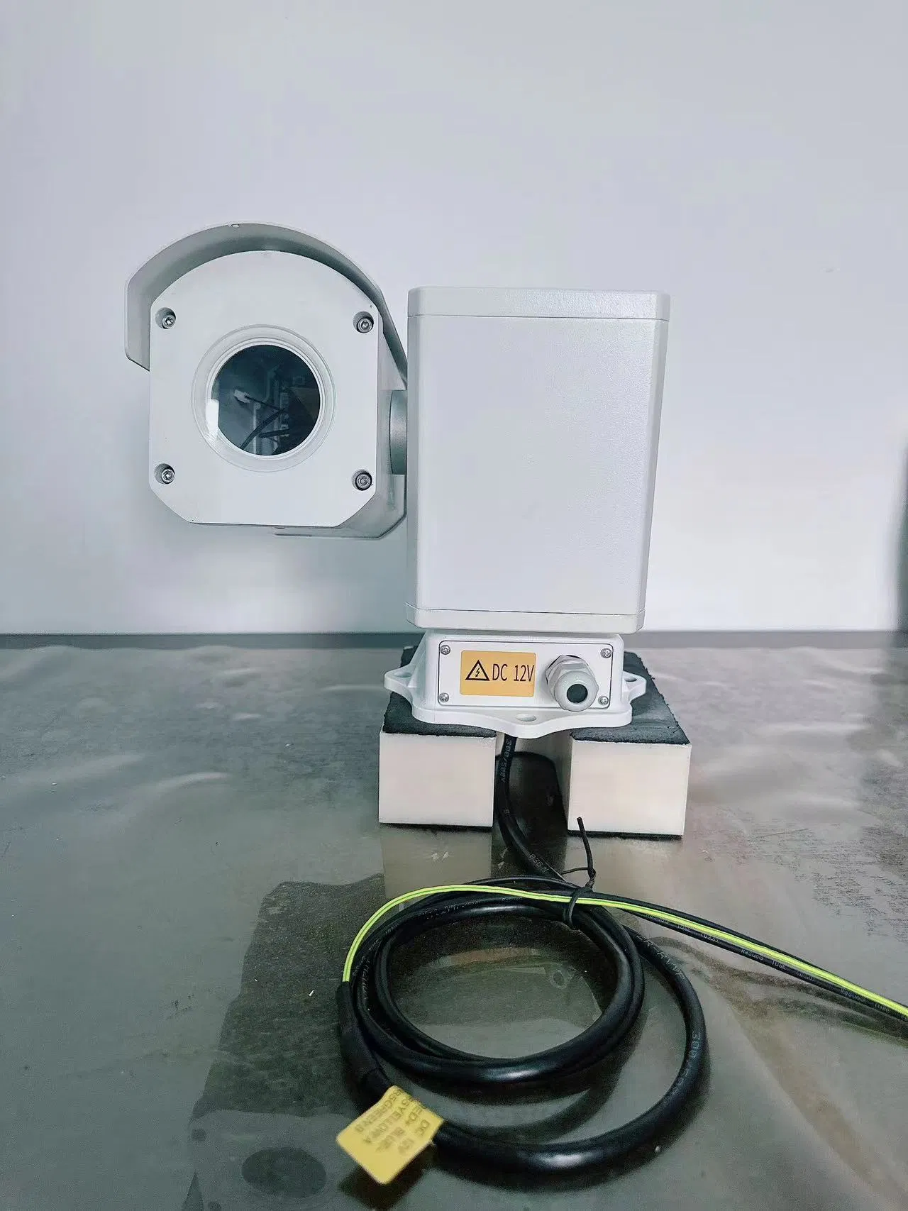 Sideloading High Speed Outdoor Pan Tilt Head