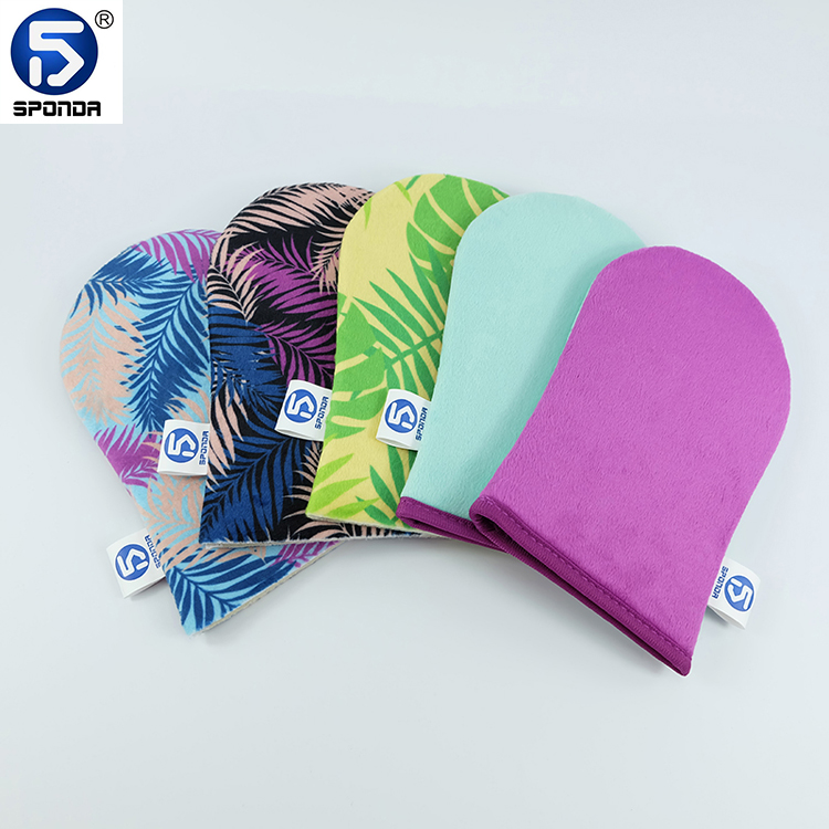 Tanning Mitt with Printed Pattern