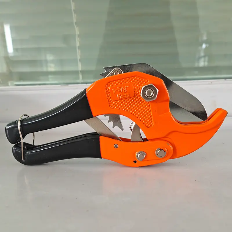 Professional 42mm (1-58) PVC Pipe Cutter with Anti-Slip Dipping Handle (6)