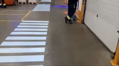 Proyector LED 220W Industrial Solución de Seguridad para Tráfico de Peatones Usado en Almacén Taller