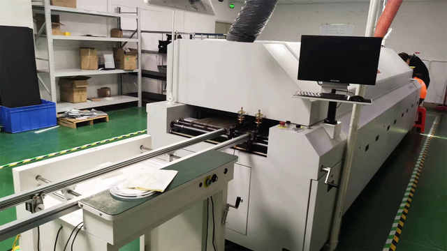 Proyecto de iluminación en taller de forja y fundición pesada con alta temperatura ambiental