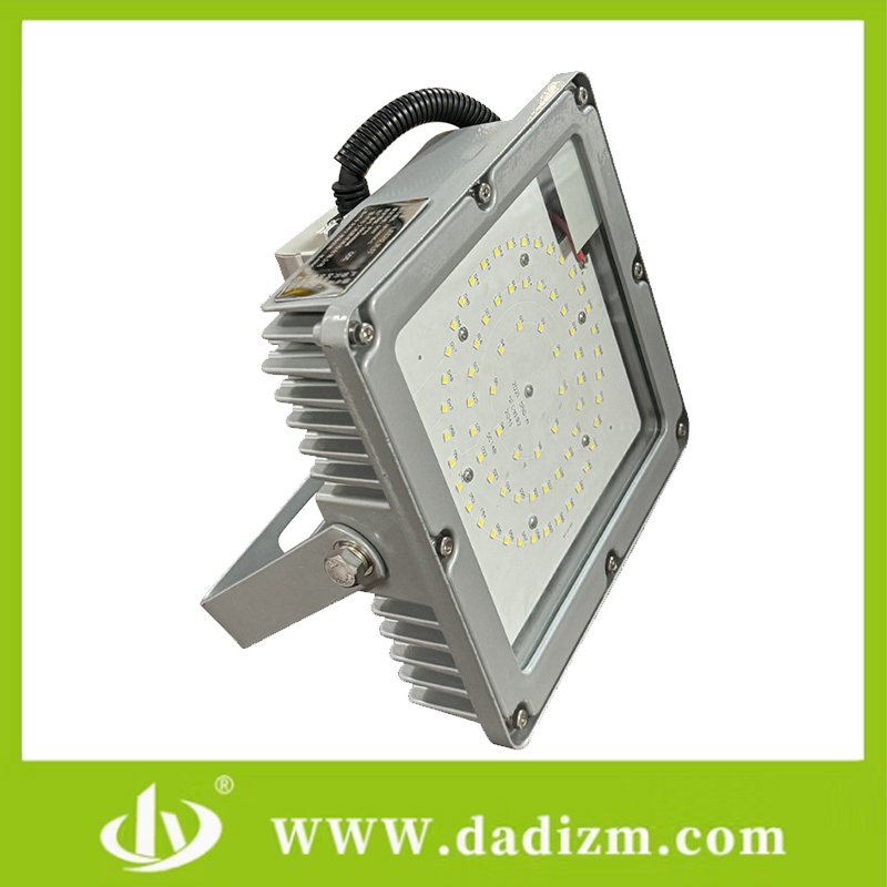 Lámpara LED Tri-Proof de Alta Resistencia, Fixture de Luz de Emergencia para Iluminación de Seguridad, Resistente a la Corrosión para Plataformas Industriales
