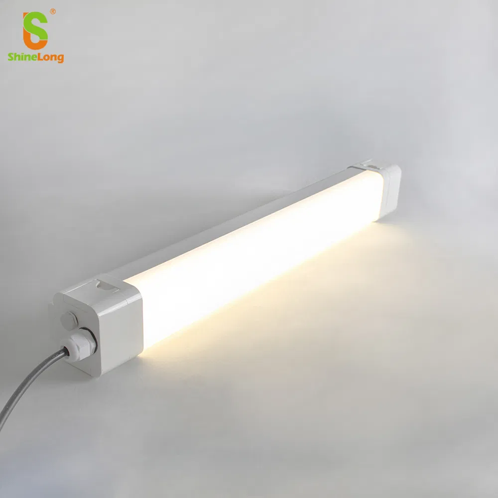 Luz LED tri-proof sin herramientas conectable con alto factor de potencia y durabilidad