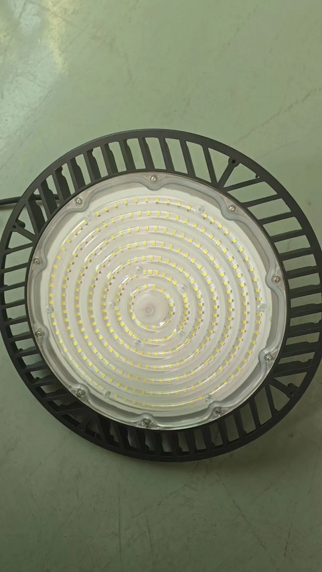 Luces LED de alta bahía 200W, 30000lm 6500K luces LED de alta bahía tipo UFO AC100-277V con enchufe para iluminación industrial de almacenes, talleres, fábricas, graneros y garajes