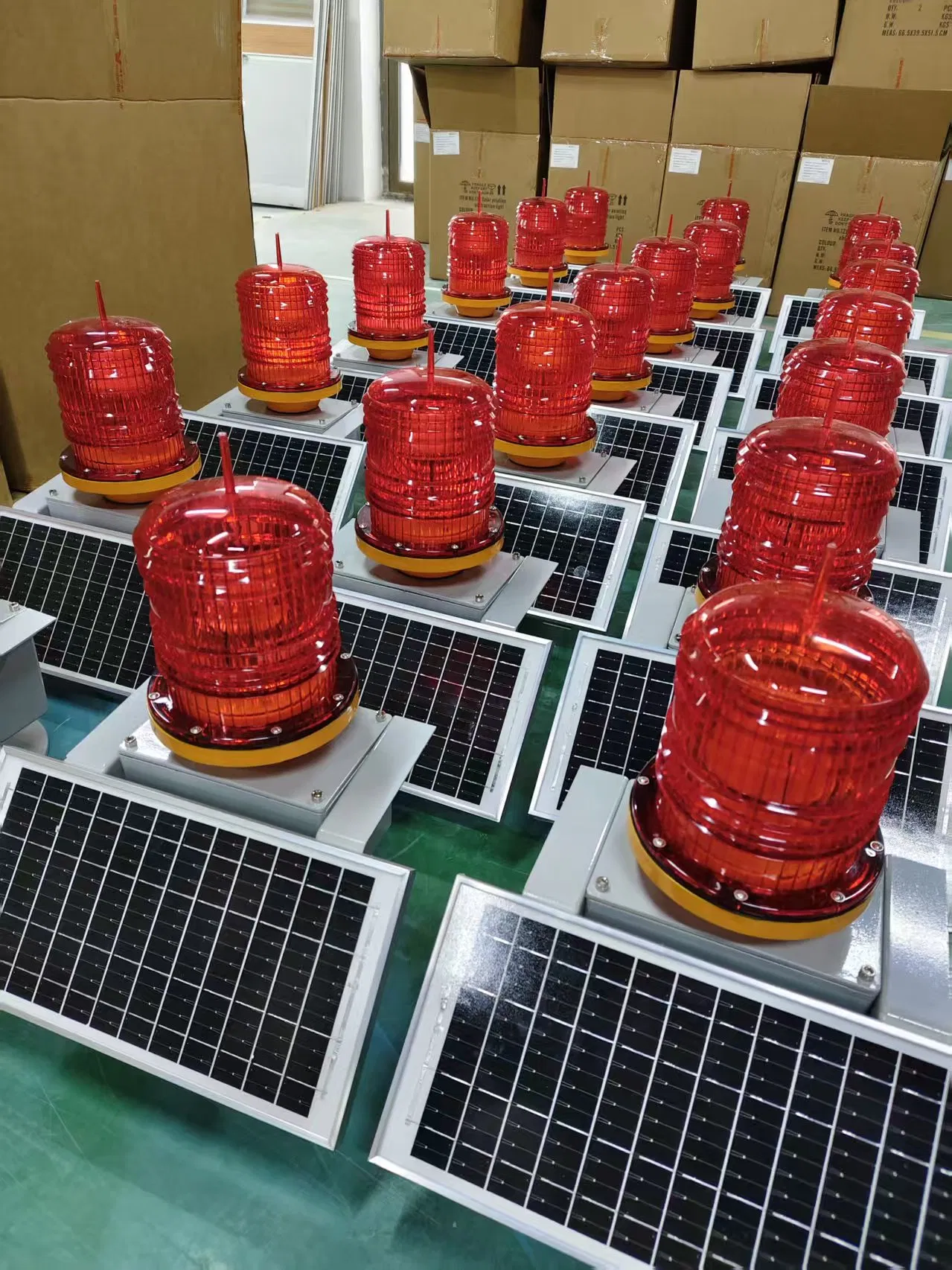 Luces de obstrucción de aviación LED solares industriales alimentadas por energía solar gratuita