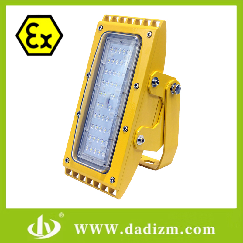 50W Lámpara de inundación LED de emergencia a prueba de explosiones de alta potencia para áreas peligrosas, IP66 Luz de seguridad industrial Bfc8600A