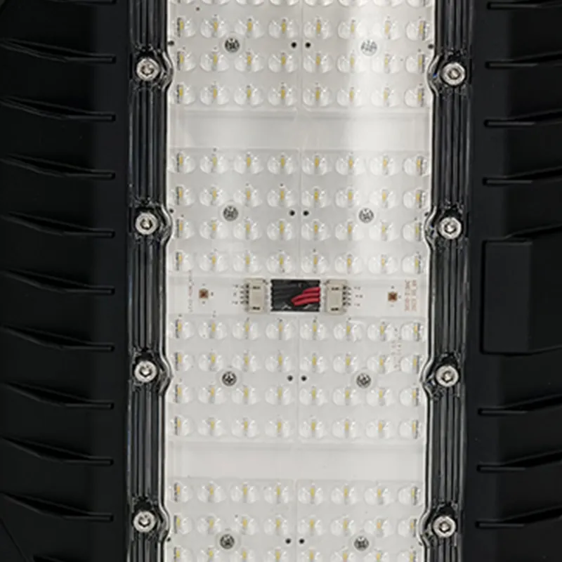 Luz LED resistente a impactos para cintas transportadoras en áreas de maquinaria pesada
