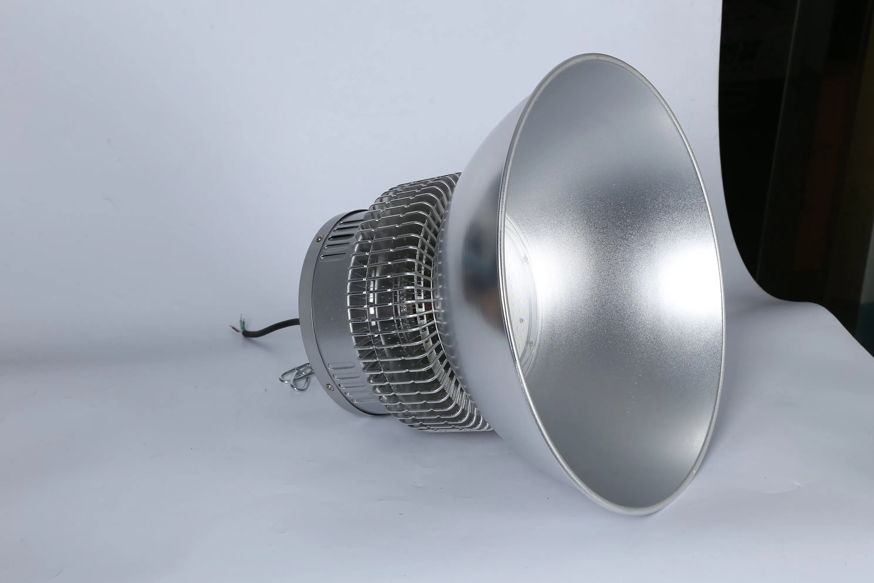 Alta Eficiencia Luz Industrial a Prueba de Explosiones 5 Años de Garantía Precio Competitivo 200W Luz de Alta Bahía Luz Lineal de Alta Bahía LED