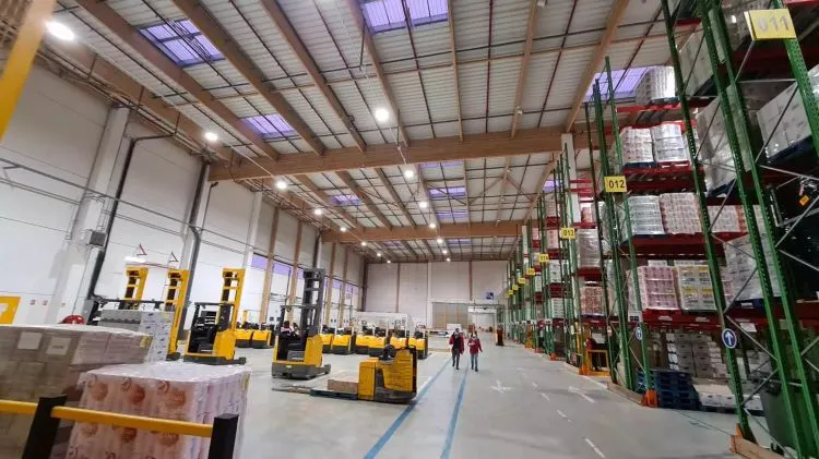 Precio de fábrica al por mayor Iluminación comercial e industrial Luz de dosel 100W 150W 200W Luz LED inteligente de alta bahía tipo UFO