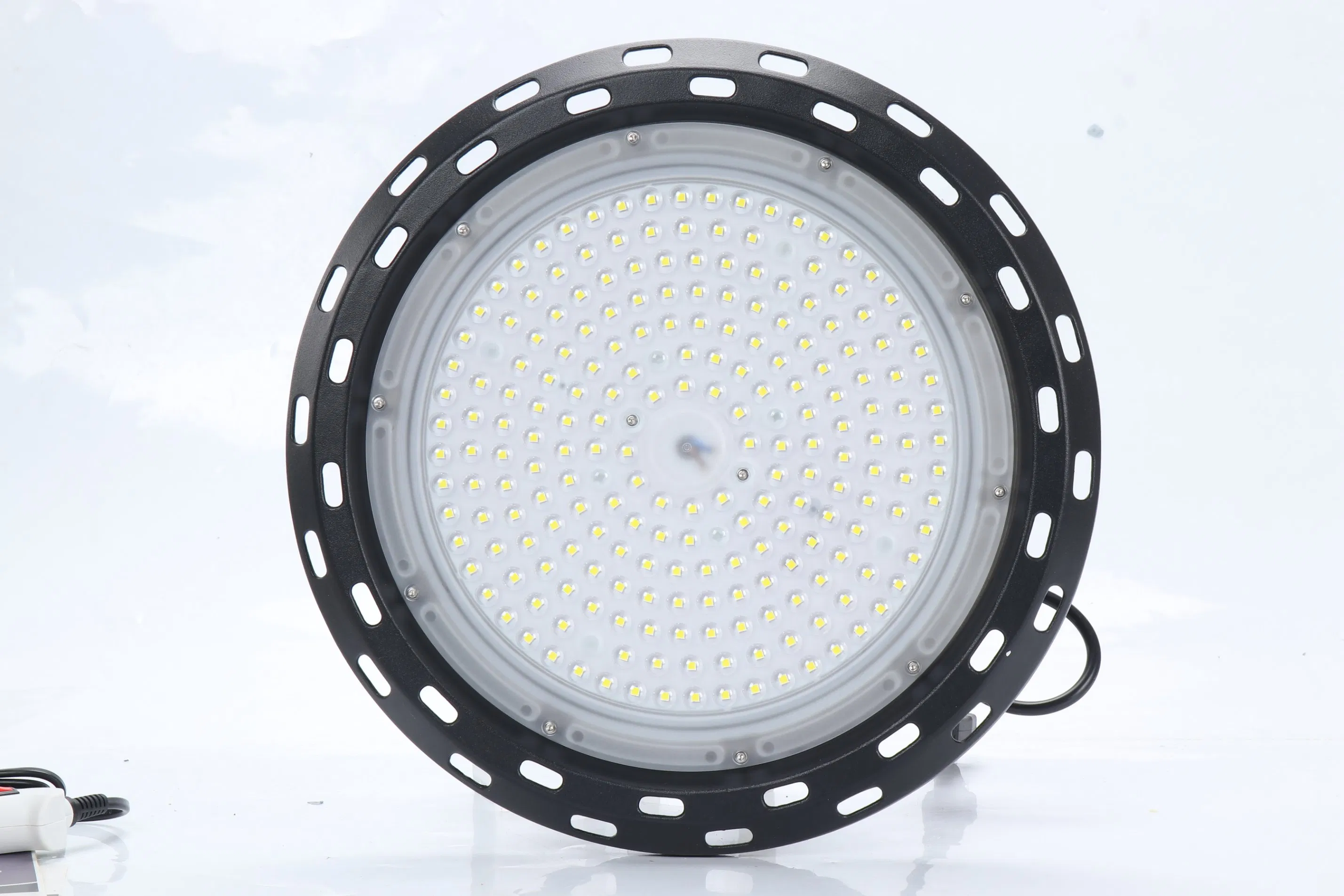 Iluminación Industrial LED Gaowan 150W 200W 300W 400W Luminarias de Garaje Fábrica Luz de Platillo LED Luz de Estacionamiento Gaowan