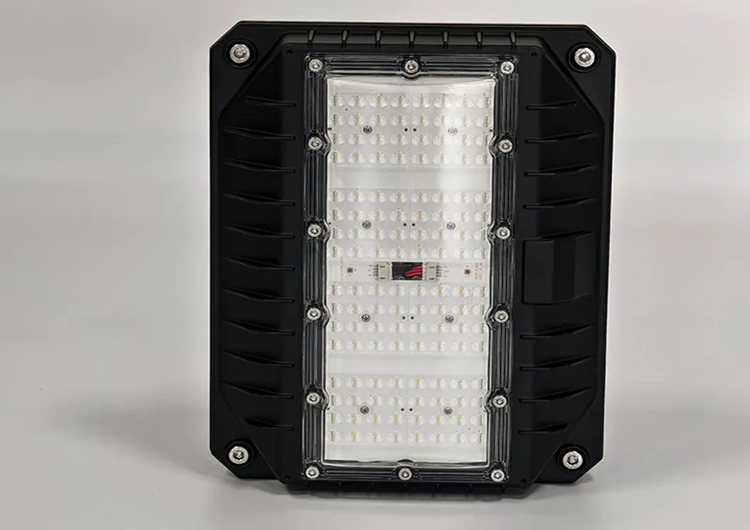 Luz LED resistente a impactos para cintas transportadoras en áreas de maquinaria pesada