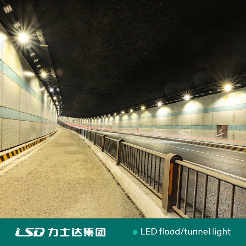 Iluminación industrial a prueba de agua para almacenes, luz LED de alta bahía para la industria y luz de túnel