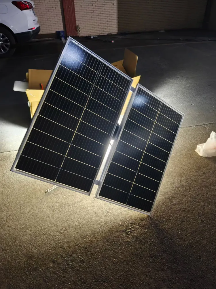 Detalle técnico de proyector solar LED