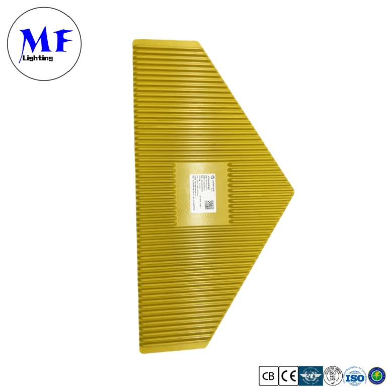 Precio de fábrica IP66 Luz de obstrucción de alta intensidad para marcado de chimeneas altas, torres de puentes altos, grúas de torre de alto mástil, turbinas eólicas, edificios de gran altura