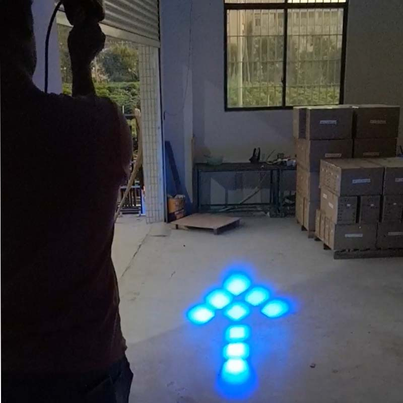 Lámpara de puntos LED rojos y azules para carretilla elevadora en centro de cumplimiento