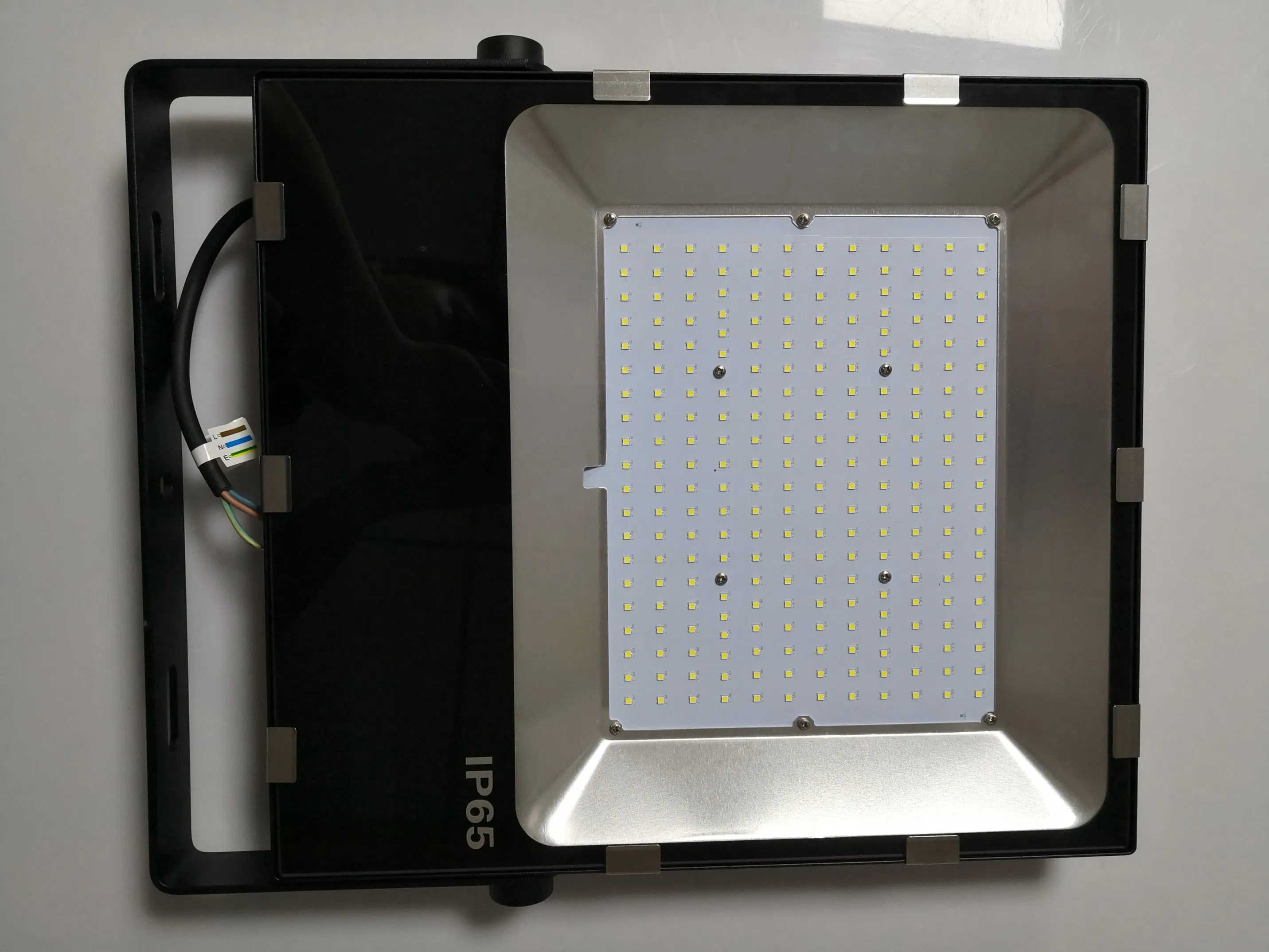 Ce SAA UL 140lm/W 5 Años de Garantía 10W/20W/30W/50W/80W/100W/150W/200W Nuevo Diseño Lámpara Solar de Aluminio para Exterior Proyector de Iluminación Industrial LED Inundación Túnel Stre