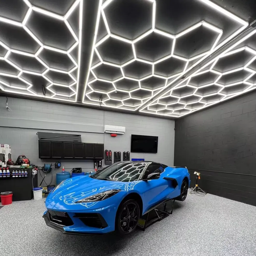 Iluminación hexagonal LED eficiente en energía para talleres de automóviles, salas de equipos automotrices y espacios industriales