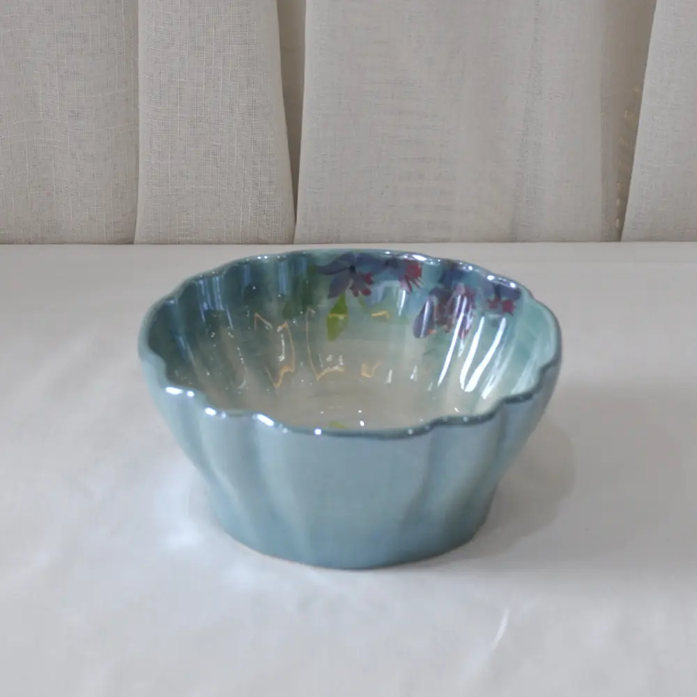 China Romantic Hand-Painted Floral Blue-Green Gradient Petal-Edge Ceramic Bowl Suppliers, Factories