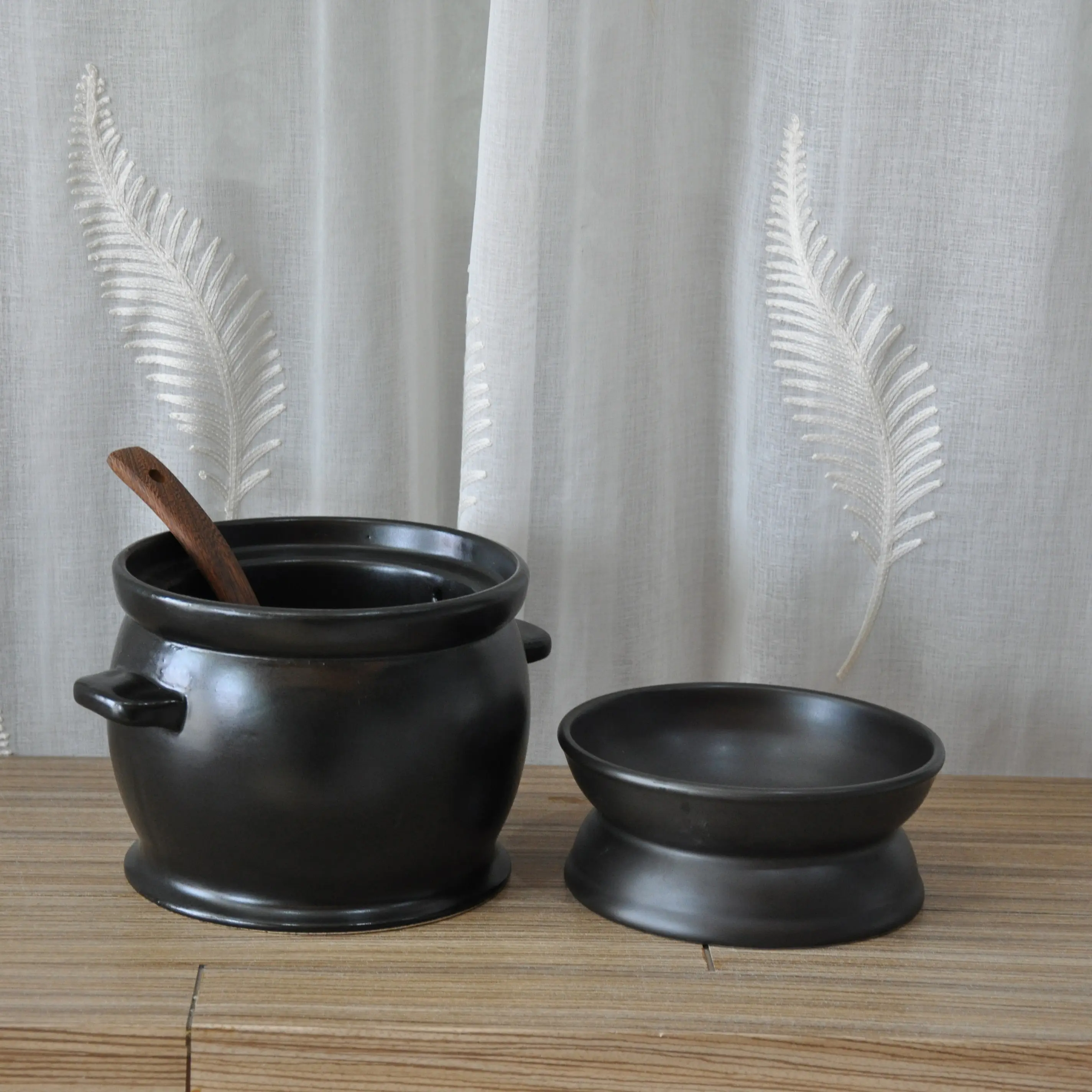 jiashun Classic Black Ceramic Double-Layer Eared Casserole Factory, Product