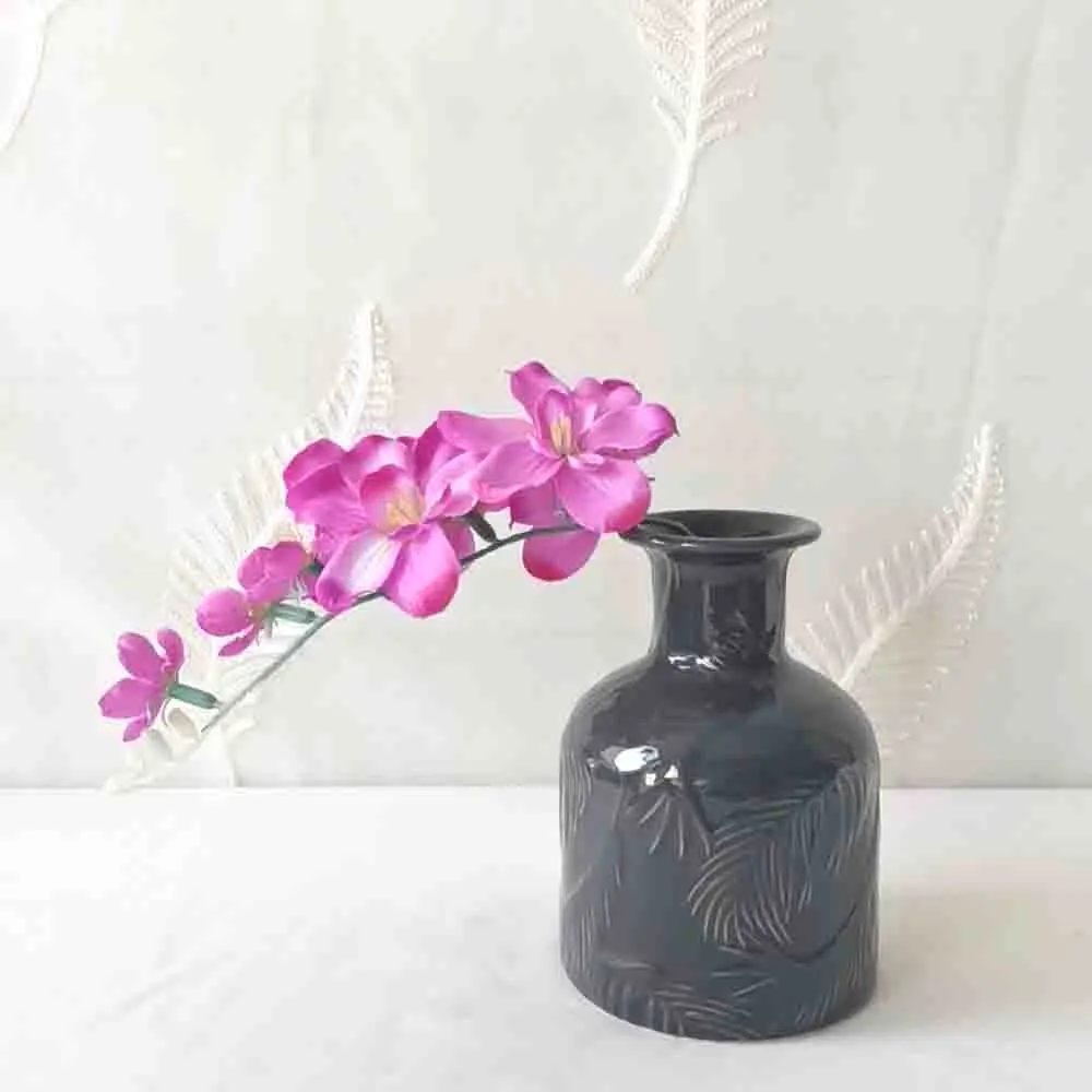Cheap Morandi Color Embossed Plant Pattern Stoneware Mini Vase Exporter, Company