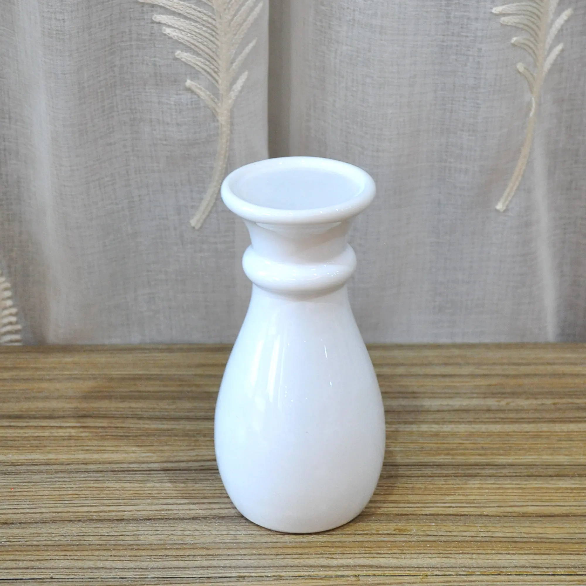 ODM Glossy White Ceramic Ring-Necked Candle Holder Manufacturers, Factory