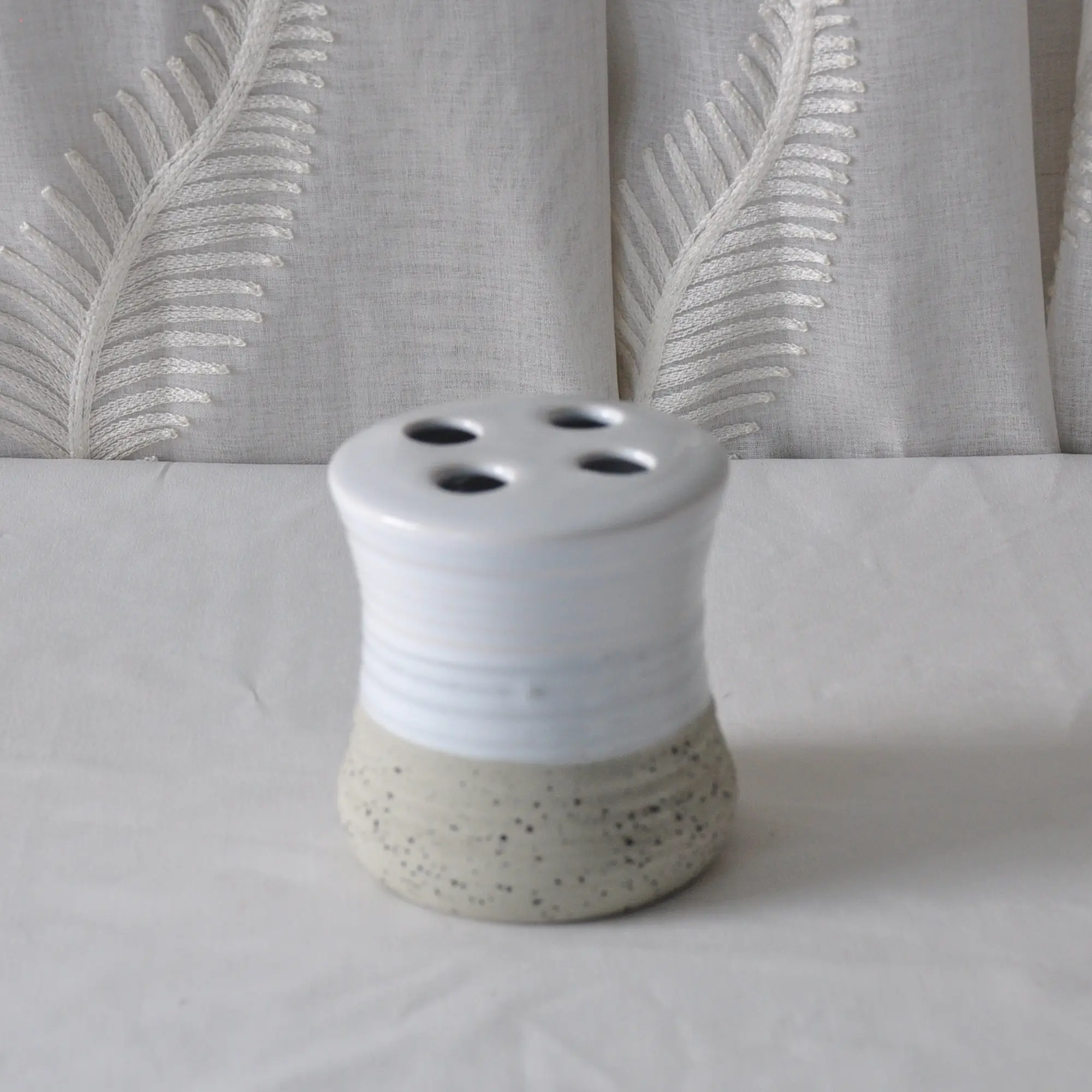 Wholesale Modern Minimalist White-Gray Speckled Ceramic Bathroom Accessory Set Manufacturer, Suppliers