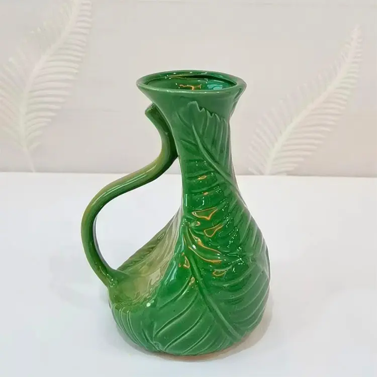 Custom Single - Handle Leaf - Embossed Gradient Green Ceramic Vase Exporters, Companies