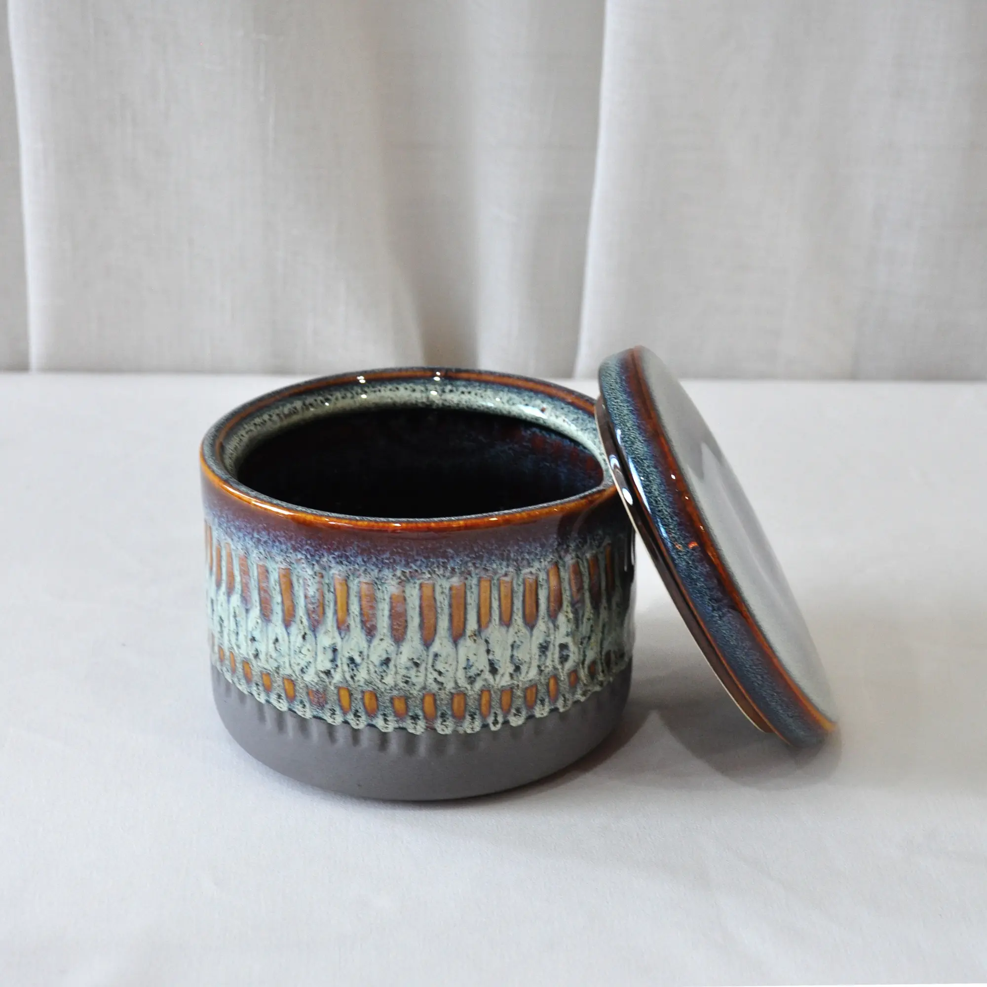 Buy Wabi-Sabi Kiln-Change Gradient Vertical Striped Stoneware Bathroom Set Manufacturers, Exporter