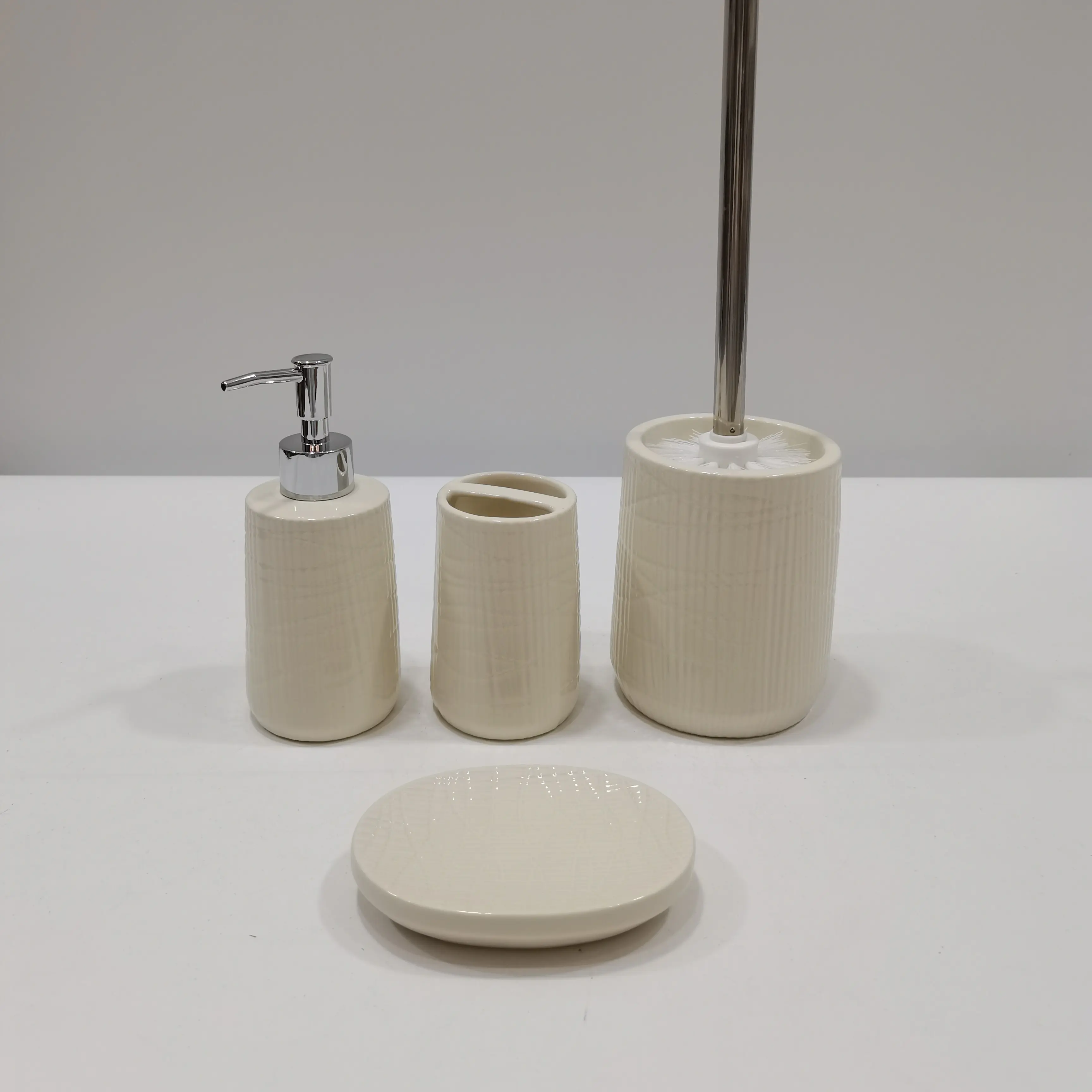 Cheap Bathroom Accessories 4pcs Set Toilet Brush Soap Dispenser Ceramic Bathroom Set Wholesale Ceramic Bathroom Factory, Company