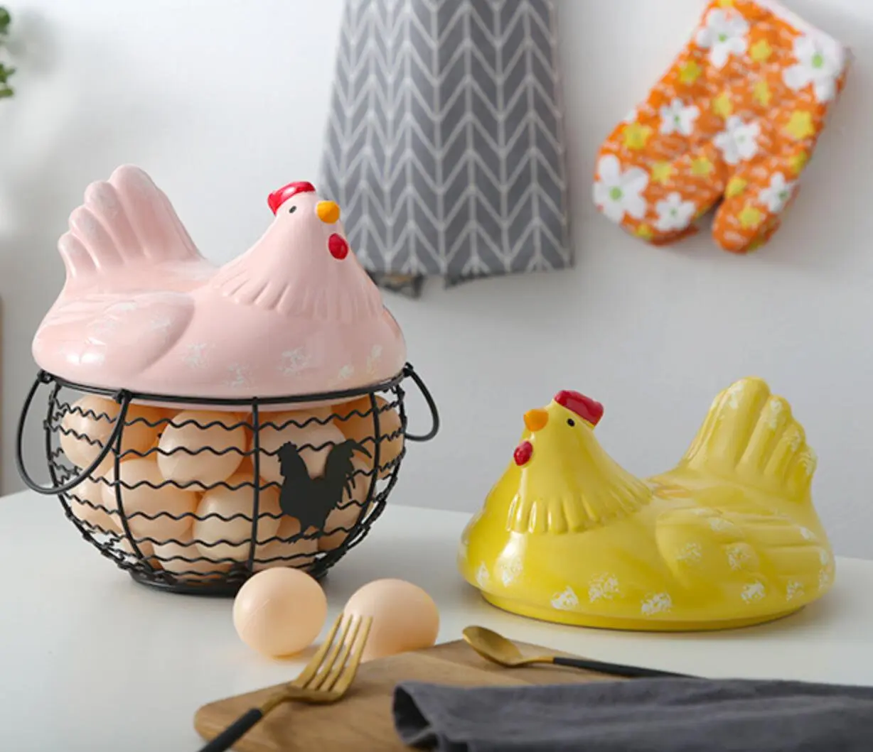 OEM Macaron Pink Distressed Ceramic Hen Lid Iron Wire Basket Storage Decor Factories, Exporters