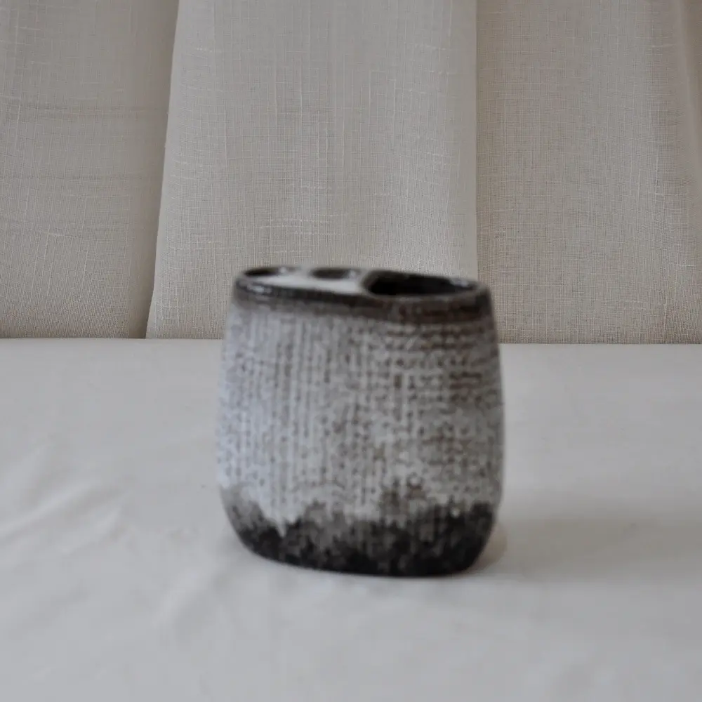 Custom Gray-Black Gradient Fabric-Textured Ceramic Bathroom Accessory Set Manufacturers, Companies