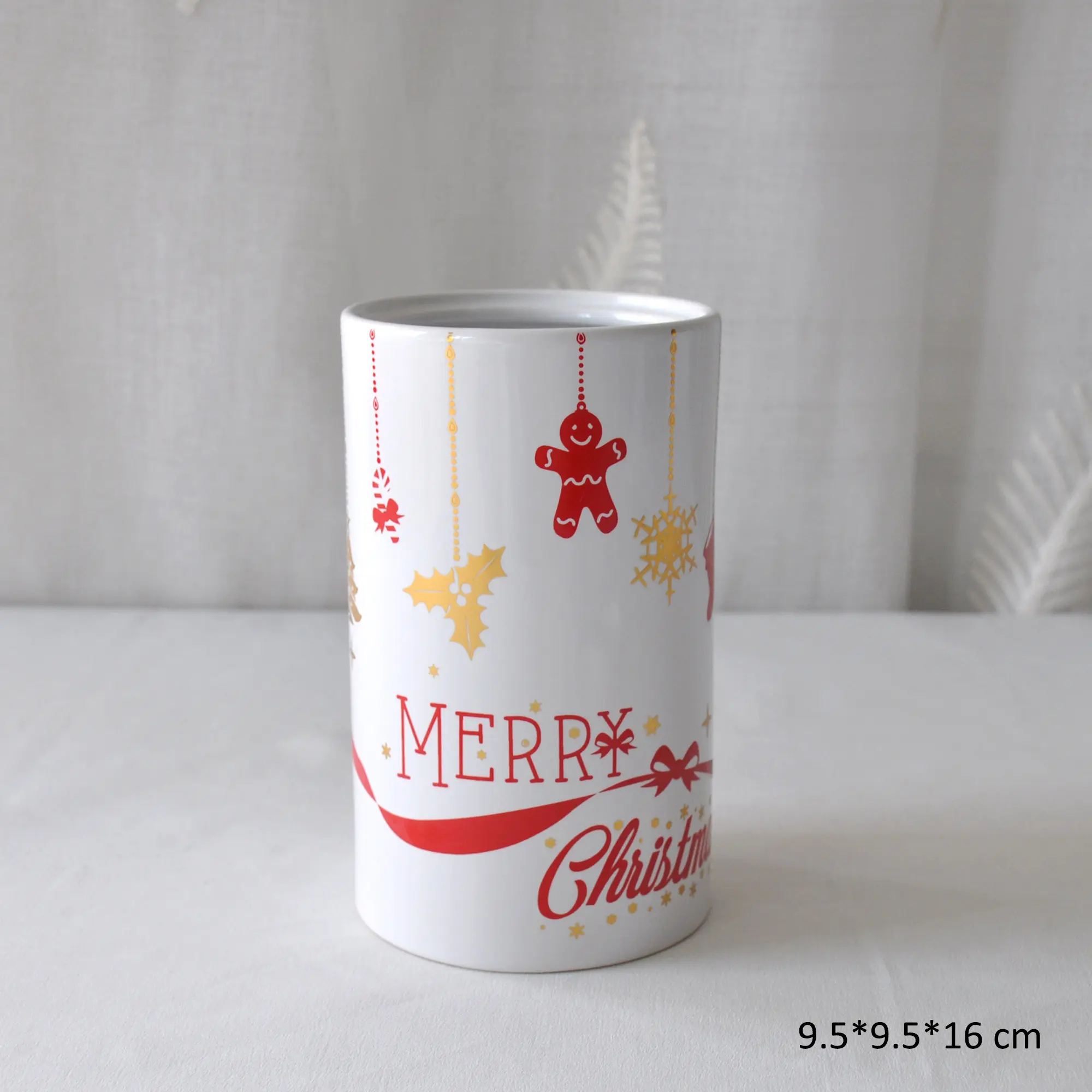 Discount Christmas Red & White Ceramic Bathroom Accessory Set Supplier, Companies