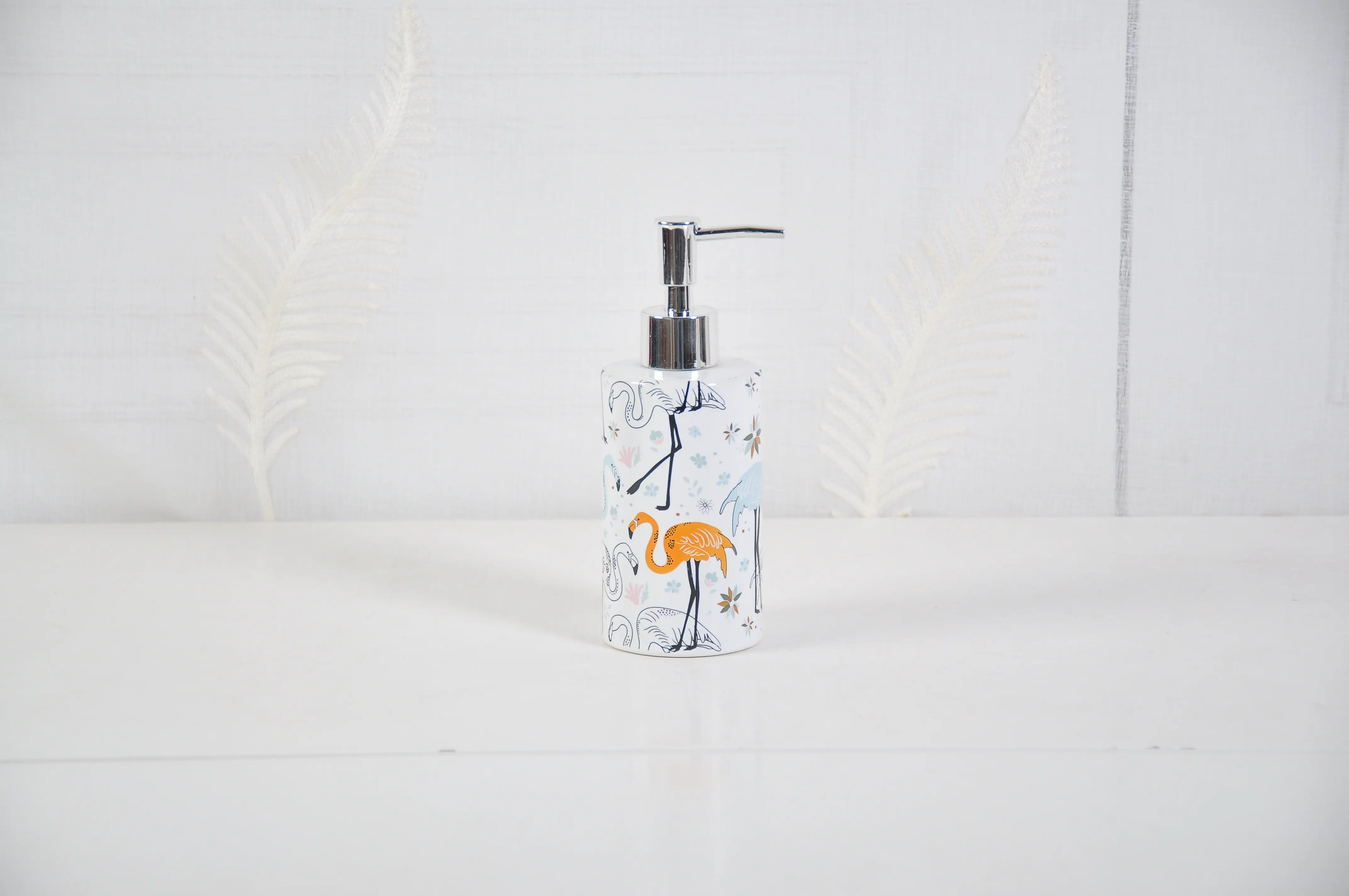 Wholesale Fresh Colorful Flamingo Pattern Ceramic Bathroom Accessory Set Companies, Products