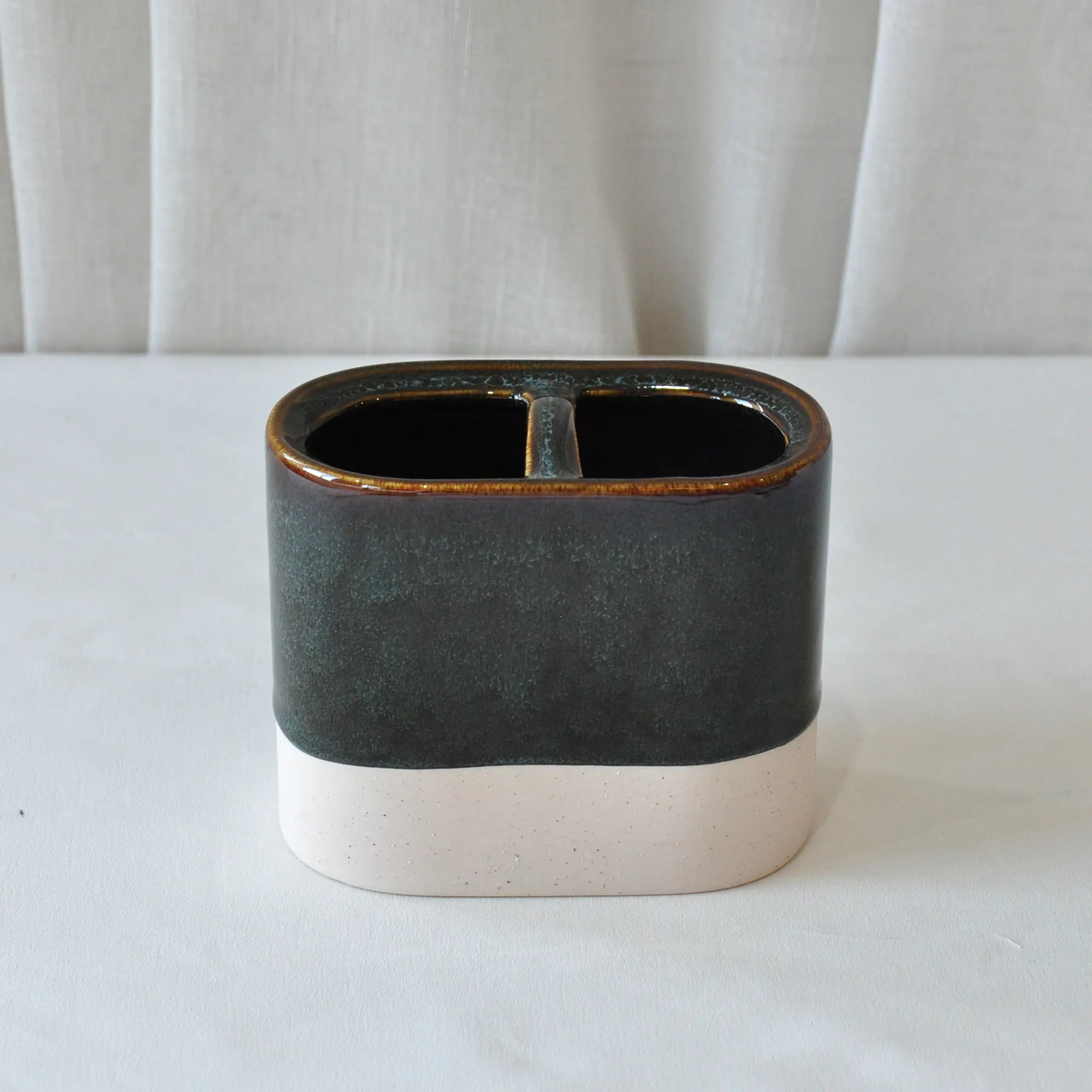 jiashun Modern Deep Green & Beige Glazed Stoneware Bathroom Accessory Set Exporter, Companies