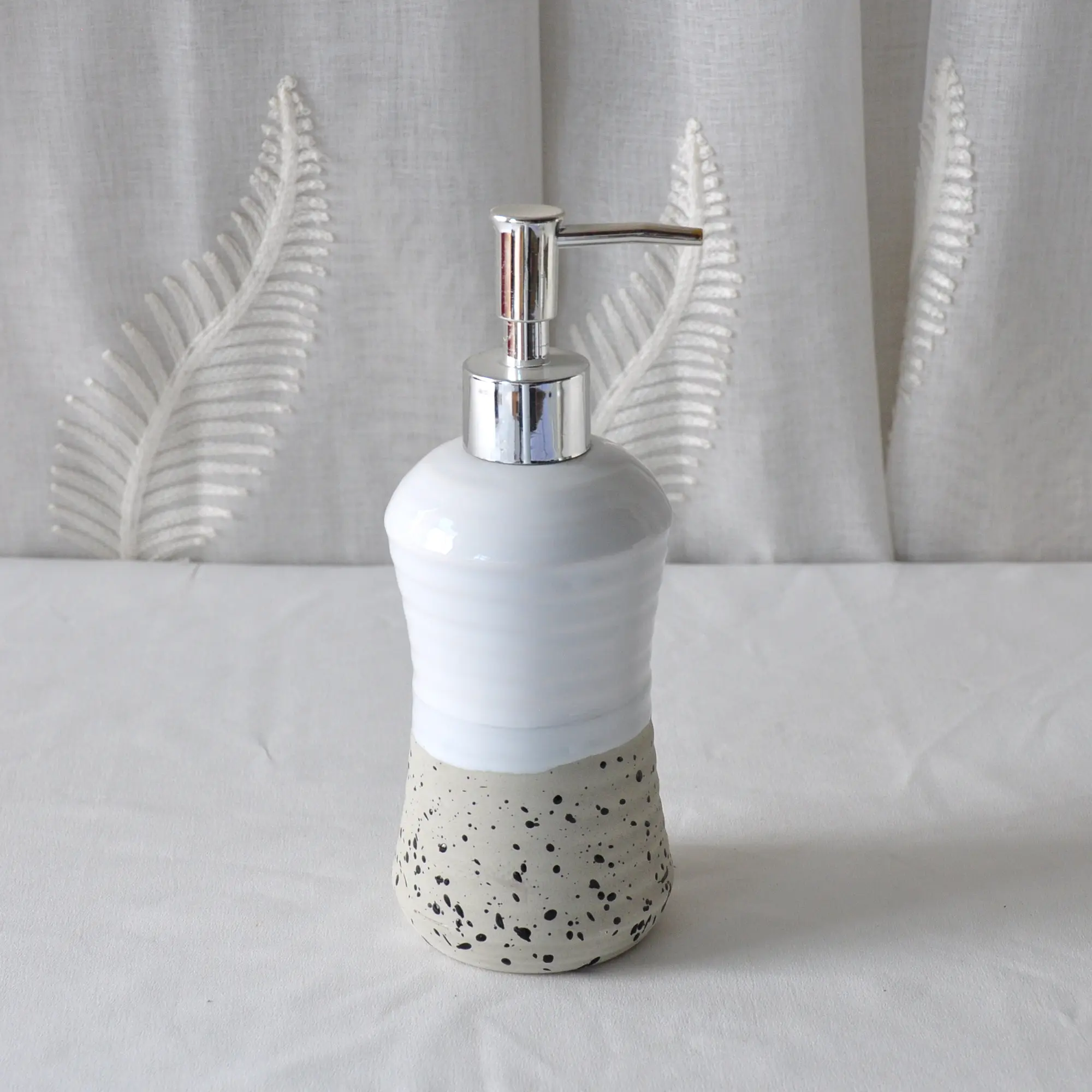 Wholesale Modern Minimalist White-Gray Speckled Ceramic Bathroom Accessory Set Manufacturer, Suppliers