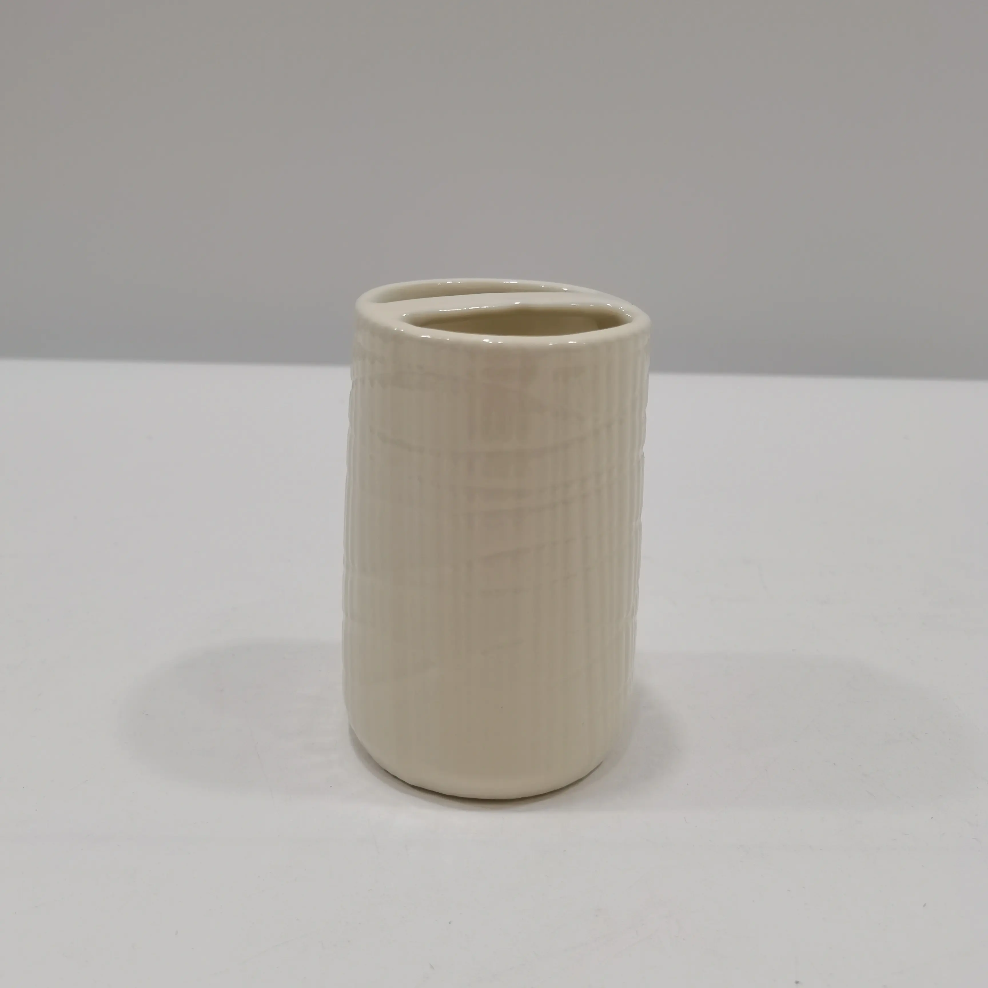 Cheap Bathroom Accessories 4pcs Set Toilet Brush Soap Dispenser Ceramic Bathroom Set Wholesale Ceramic Bathroom Factory, Company