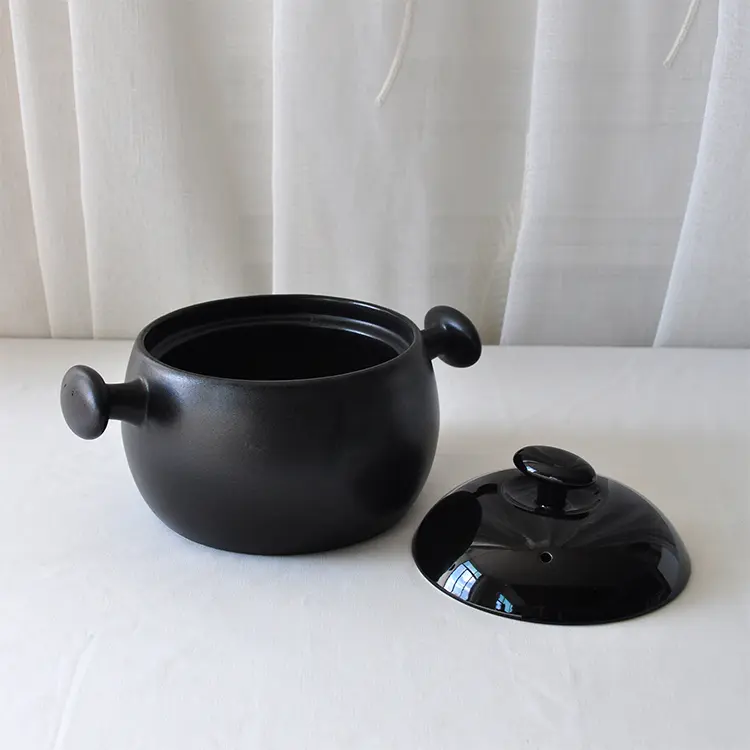 Custom Pure Black Matte Double-Handled Ceramic Casserole with Lid Manufacturers, Factories