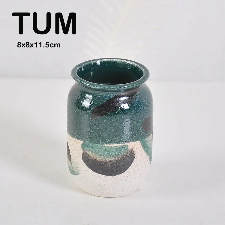 Soap Dispenser and Tumbler Detail