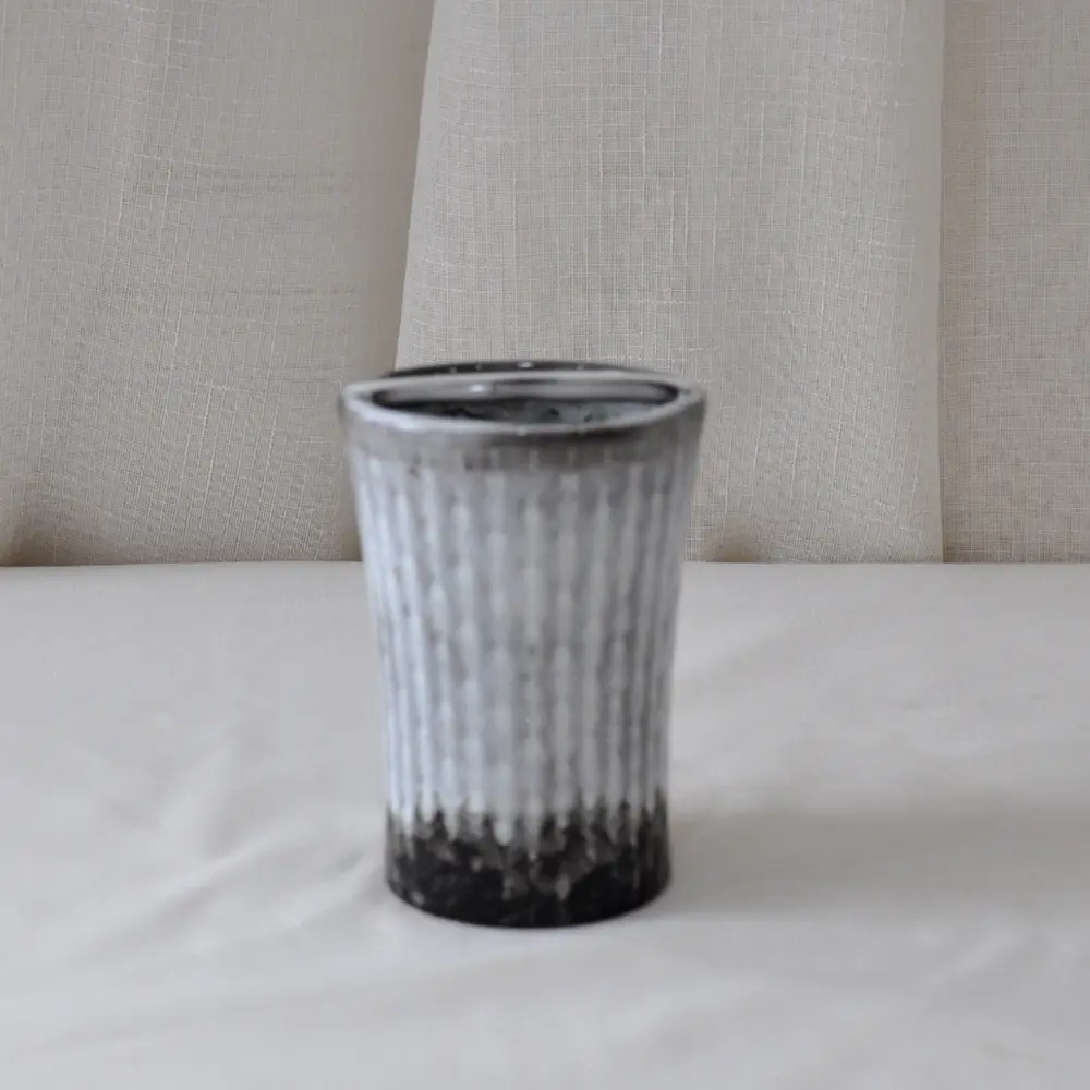 jiashun Gray and Black Gradient Vertical Striped Ceramic Bathroom Accessory Set Company, Product