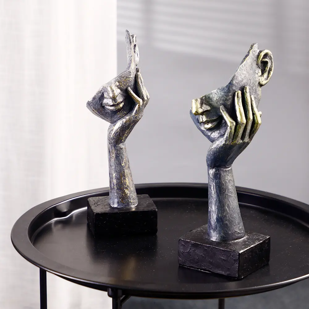 China Vintage Distressed Resin Abstract Hand-Holding Half-Face Sculpture Manufacturers, Factory