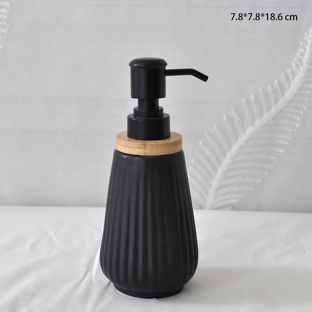 Matte Black Ribbed Ceramic Set