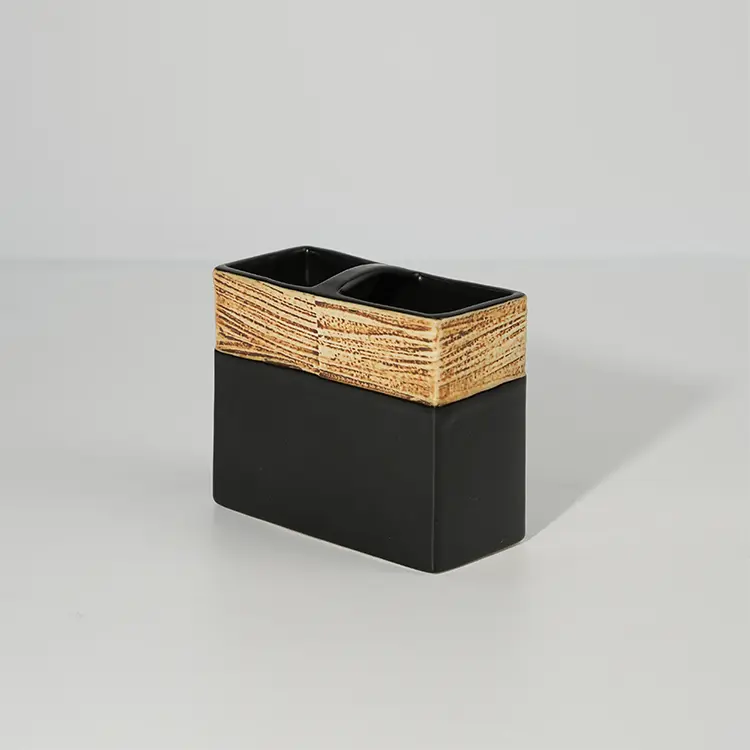 Woodgrain Ceramic Set Detail 3
