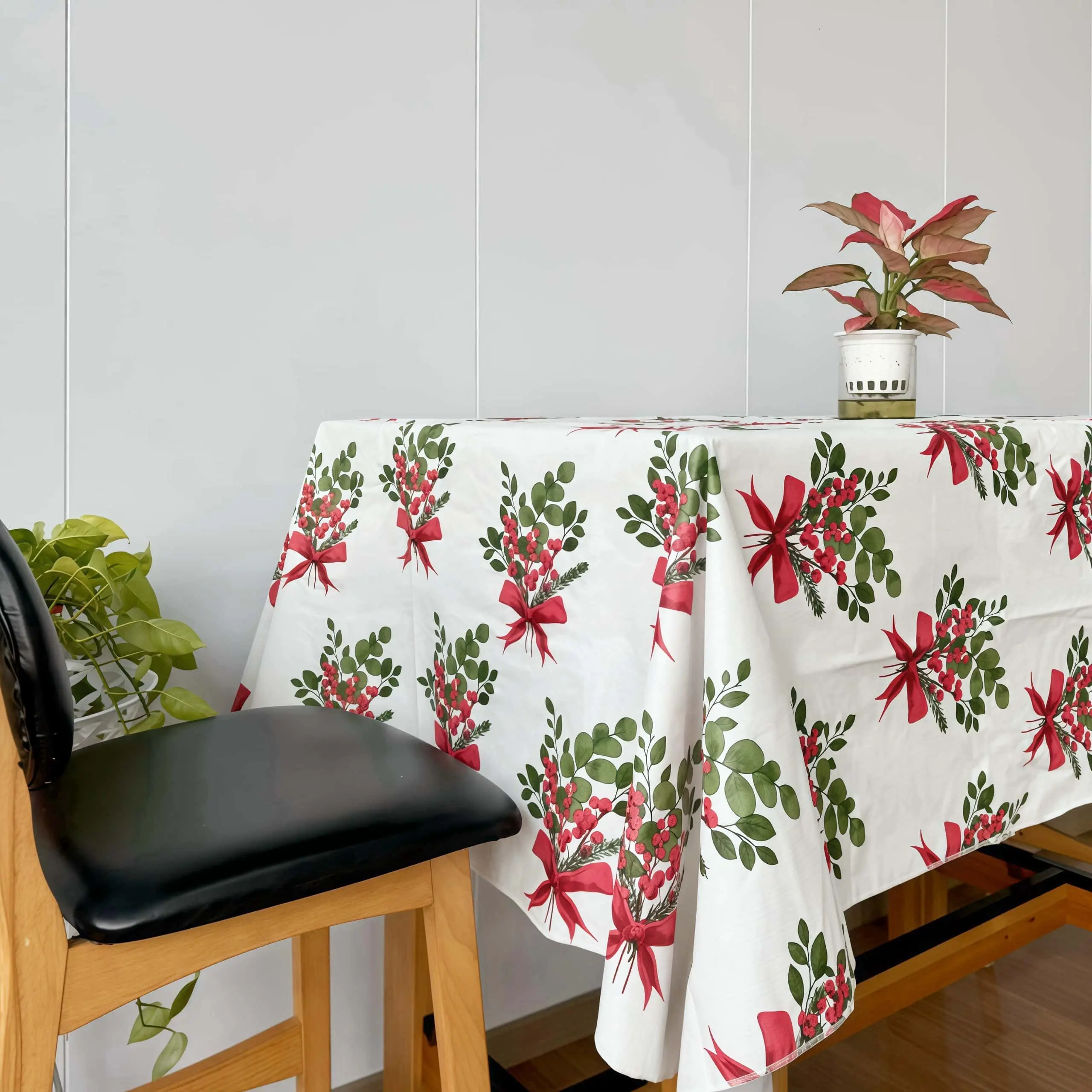 High-Quality Christmas Cheer Flannel Backed Vinyl Tablecloth Companies, Factories