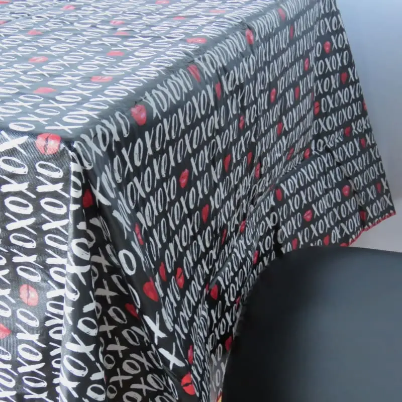 OEM Romantic Hearts Tablecloth with Flannel Backing Exporters, Pricelist