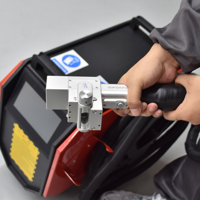 Portable Air Cooled 1500W/2000W/2500W Laser Cleaning Machine Rust Removal for Metal Paint and Oil Removal Wood Paint Removal