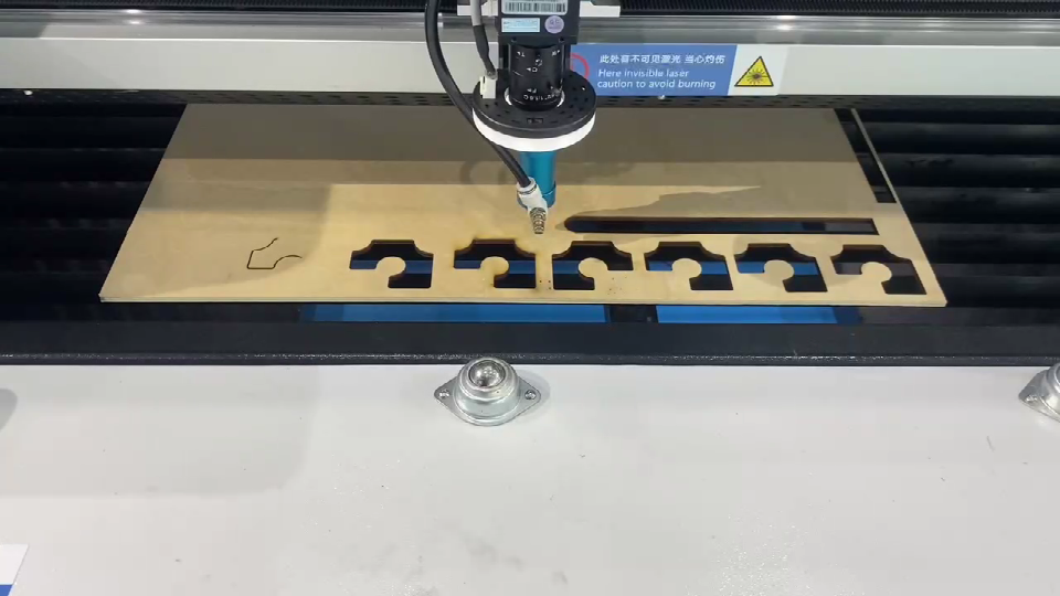 130W Co2 Laser Cutting Engraving Machine CCD Camera 1325 Ruida Control CNC Laser Source Laser Head Chiller for Engraving Cutting