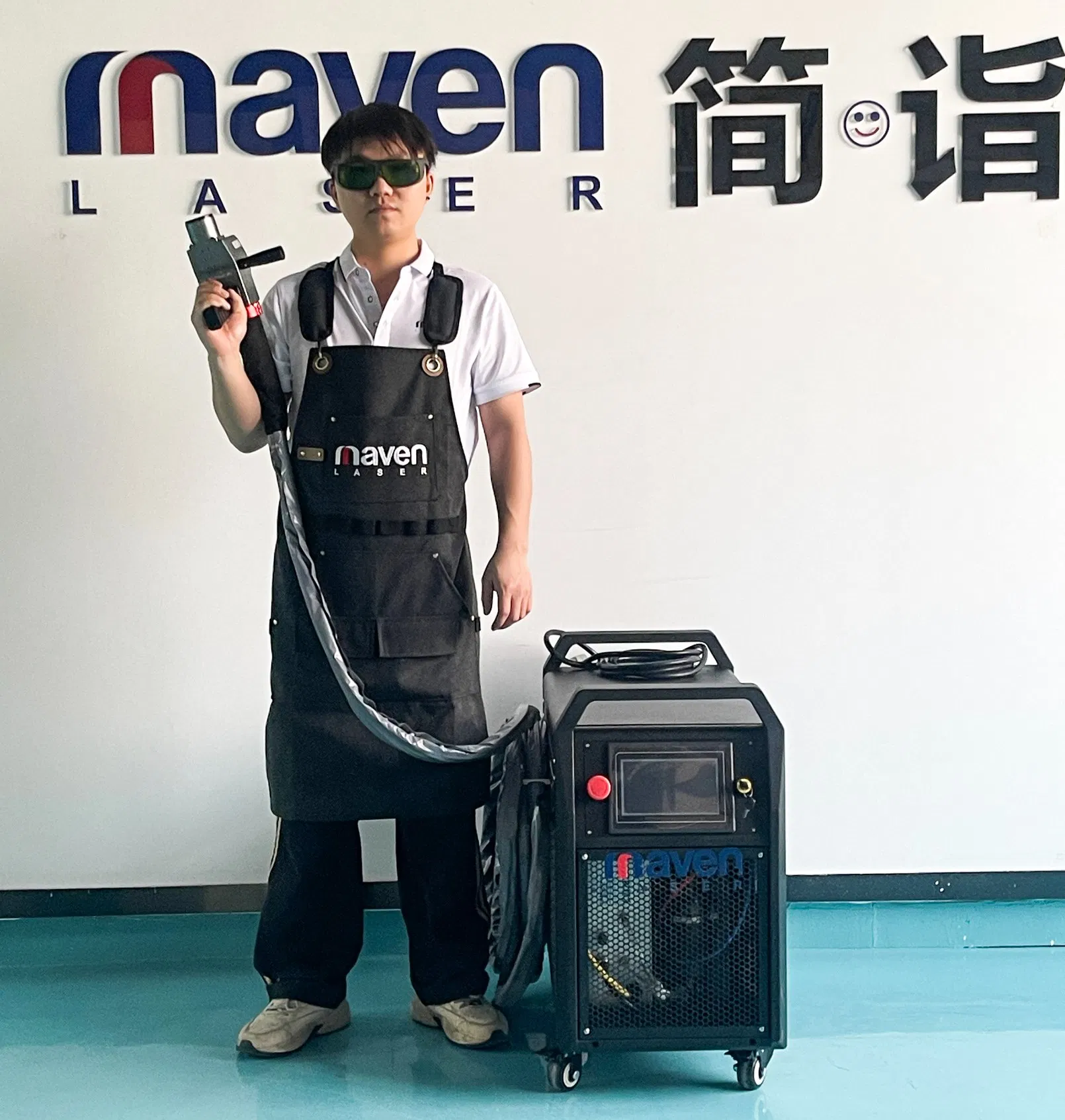 Portable Pulse Laser Cleaning Machine for Metal Rust Removal Wood Paint Stripping