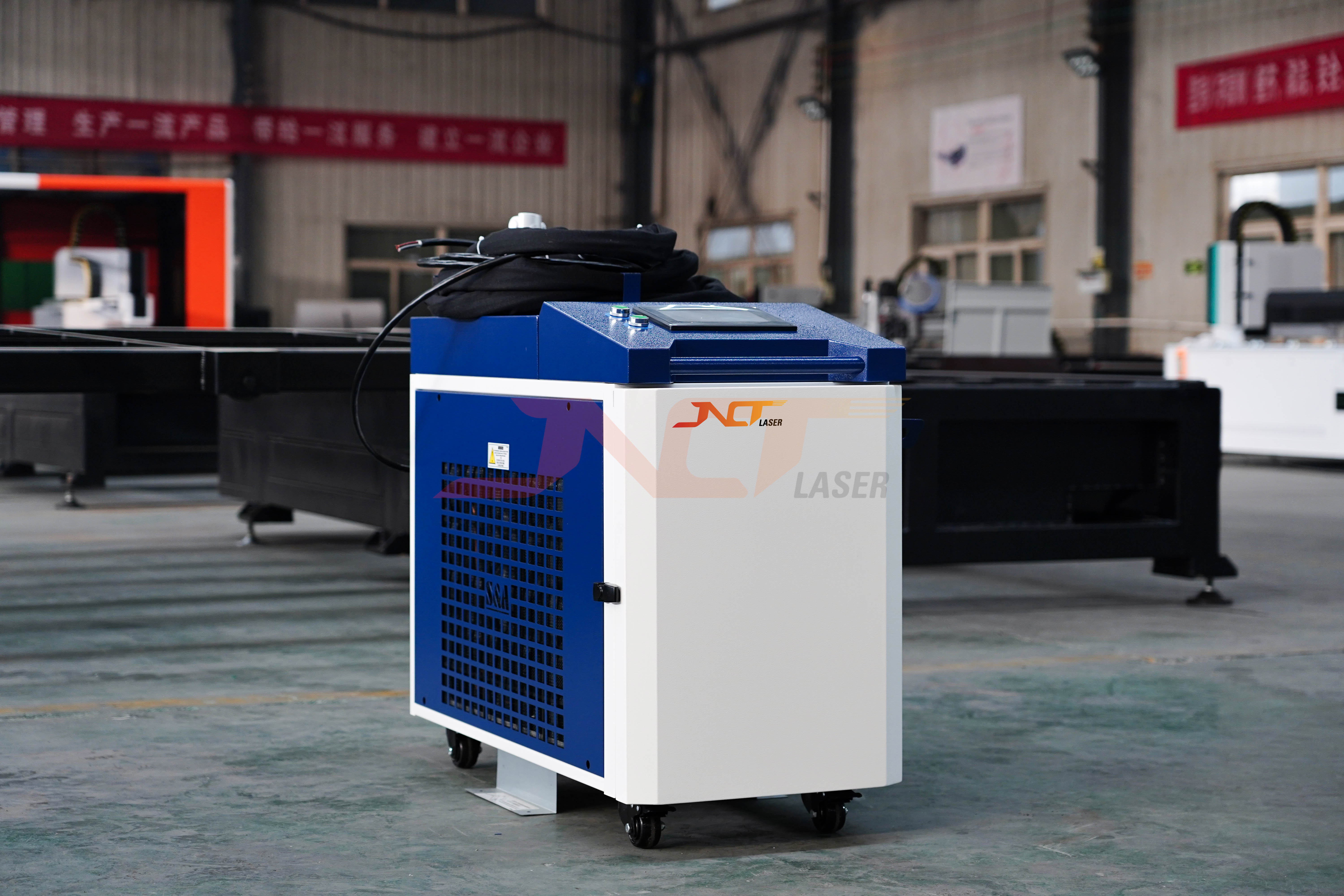 Water-cooled Continuous Wave Laser Cleaning Machine with 300mm Scan Width for Large-Area Paint Stripping on Factory Walls