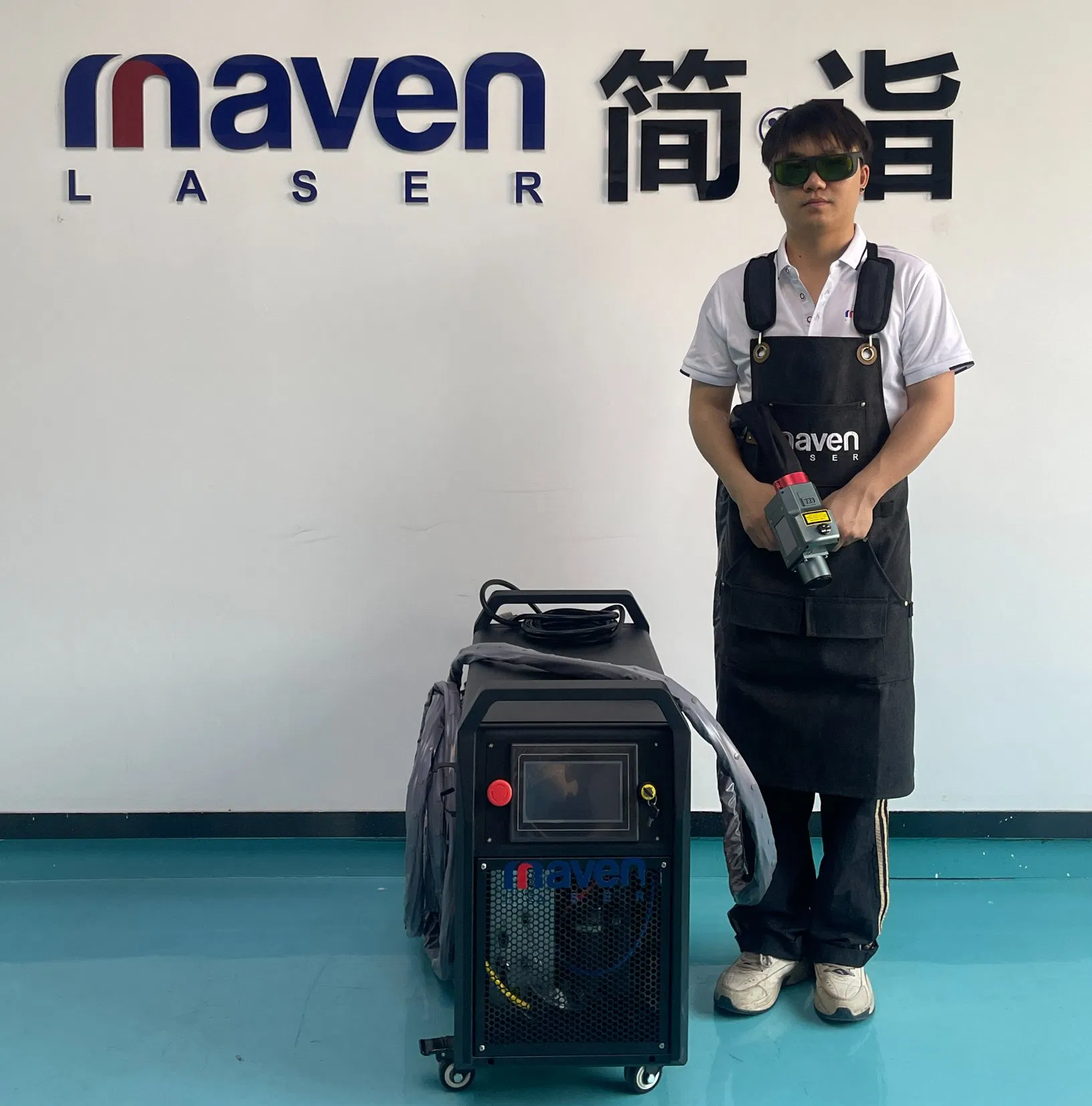 Portable Pulse Laser Cleaning Machine for Metal Rust Removal Wood Paint Stripping