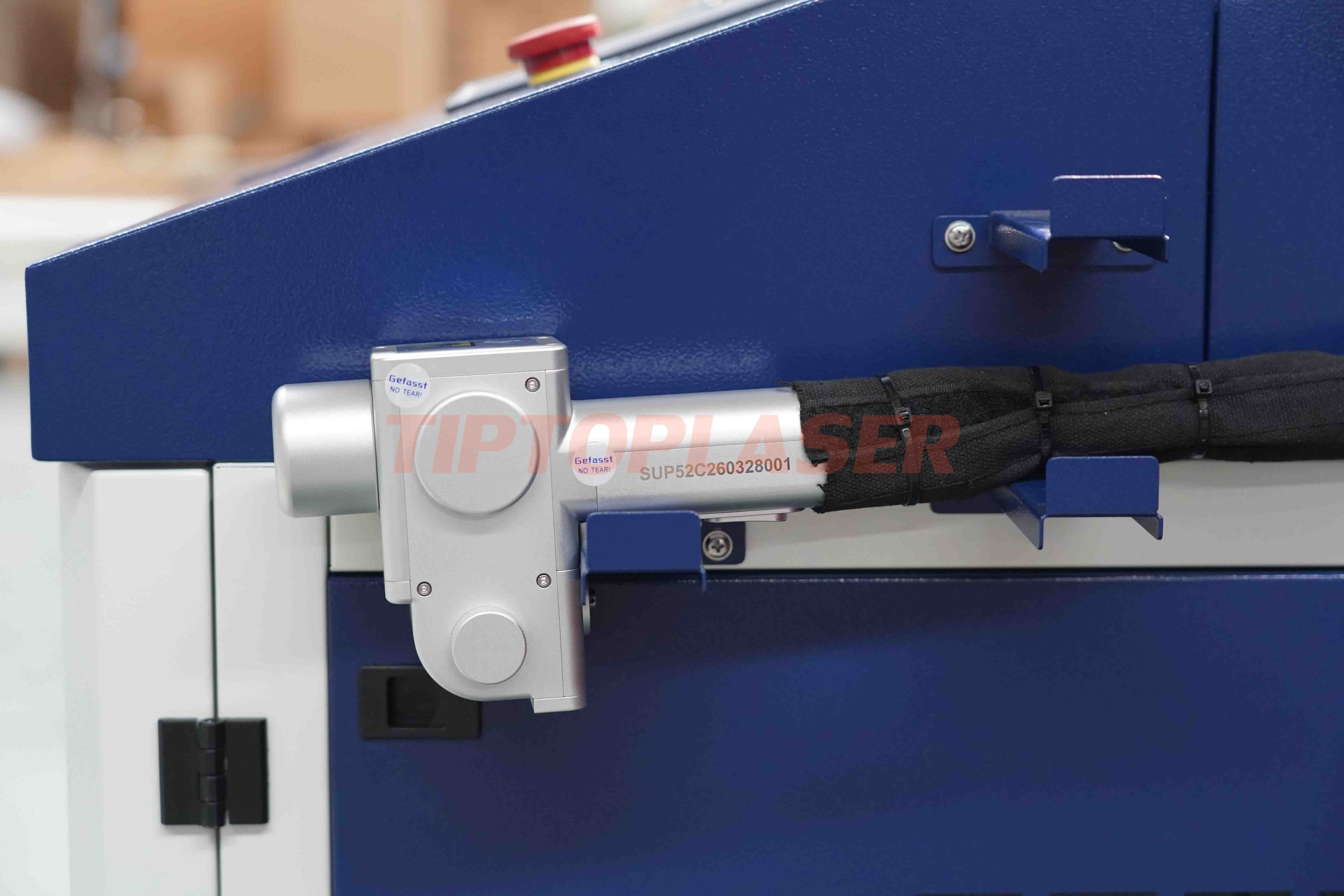 Brand New Industrial Grade 6000W Continuous Wave Laser Cleaning Machine With High Efficiency Large Area Cleaning Capacity